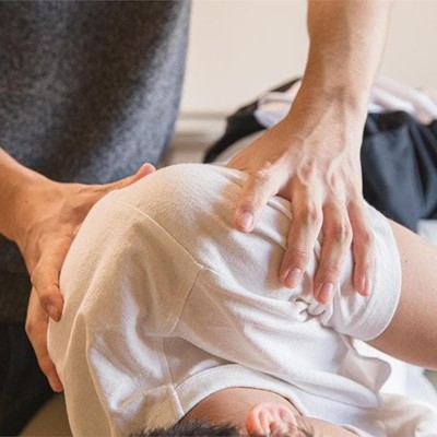Mitiga el dolor postoperatorio con sesiones de fisioterapia